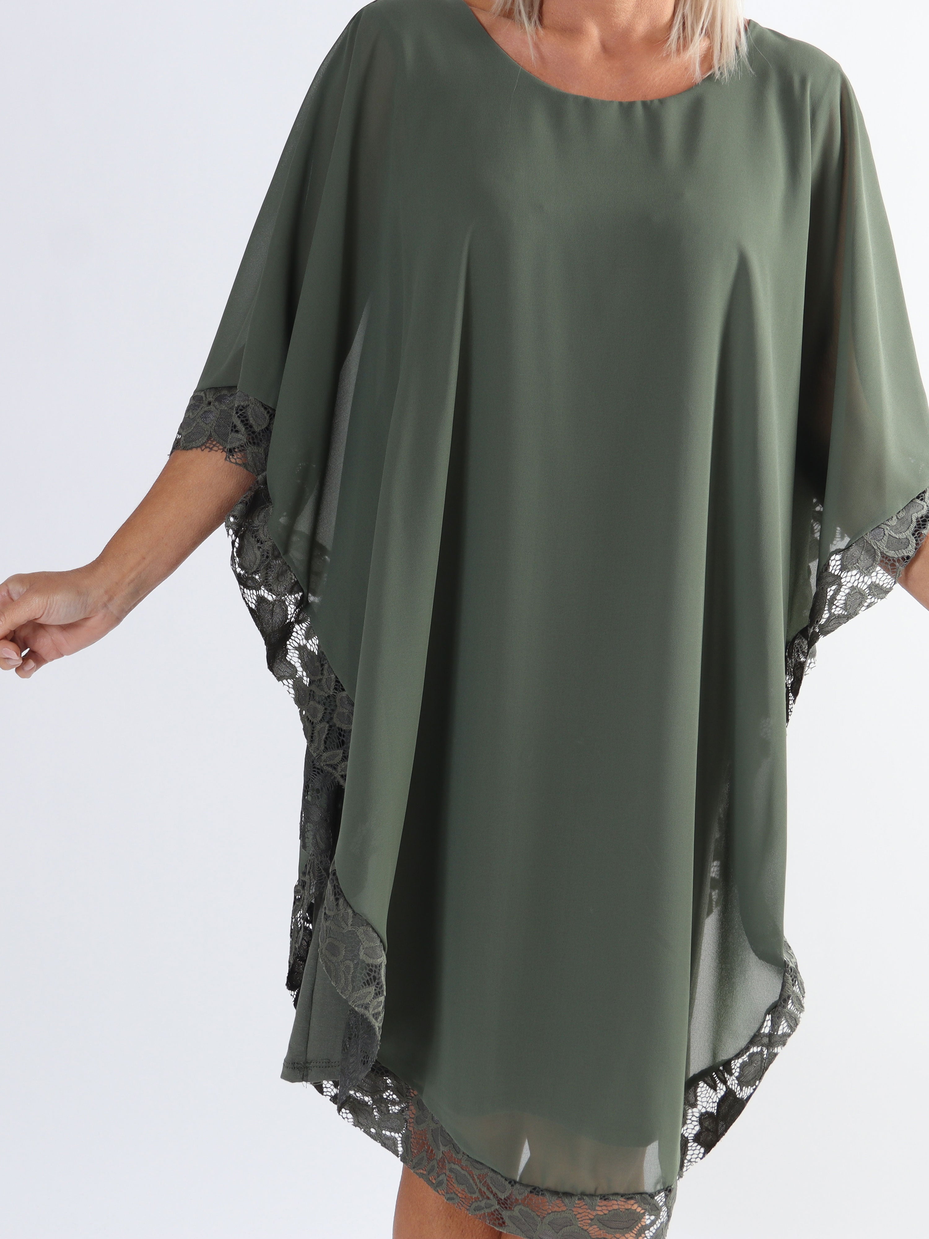 Kenya Edge - Plus size tunikakjole med chiffonlag og blondekant
